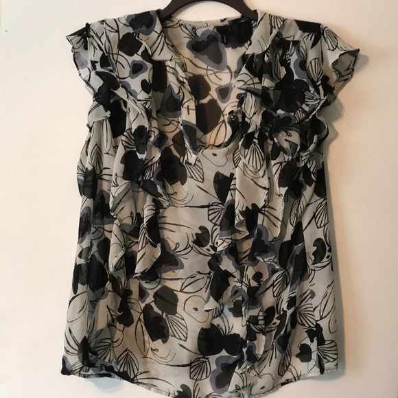 Super cute sheer cap sleeve blouse - Picture 1 of 2